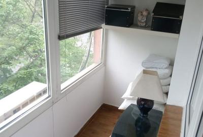 Apartament cu 3 camere semidecomandat, mobilat în Titan - 11