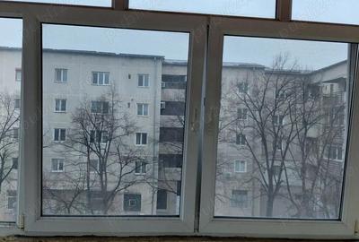 Apartament cu 3 camere decomandat în Traian - 2