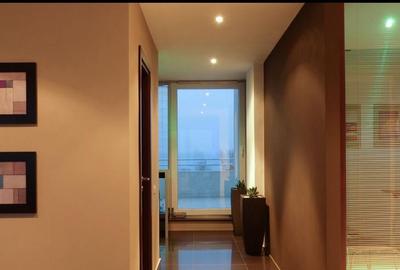 Penthouse cu 3 camere, mobilat în Central - 11