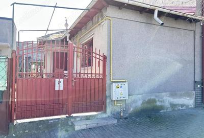Casă cu 3 camere cu Canalizare în Delfinariu - 1