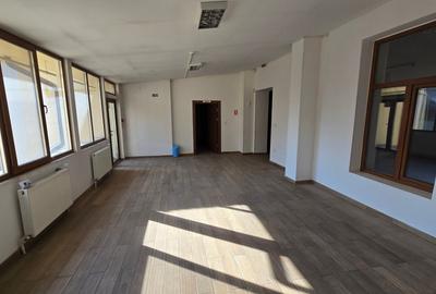 Casă cu 11 camere cu Canalizare în Ultracentral - 6