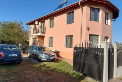 Casă cu 4 camere în Exterior Vest