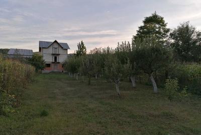 Casă cu 4 camere în Sângeru