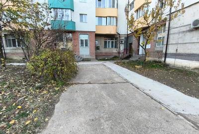 Spațiu comercial, de 63 mp, în Central - 4