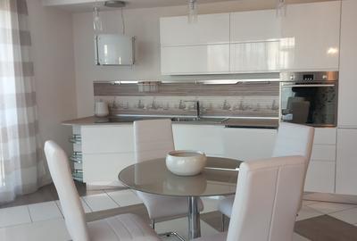 Apartament cu 3 camere decomandat, mobilat în Băneasa - 1