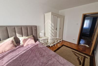 Apartament cu 3 camere semidecomandat, mobilat în Complex Studențesc - 2
