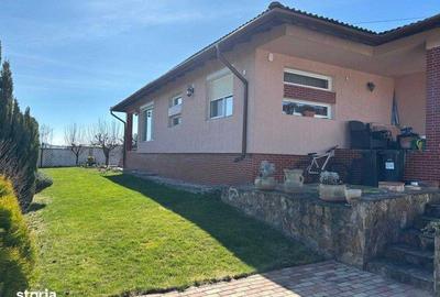 Casă cu 4 camere cu Teren 134 Mp în Central