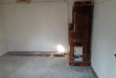 Casă cu 4 camere în Central - 1