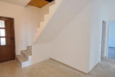 Casă cu 4 camere cu Teren 460 Mp în Vest - 7