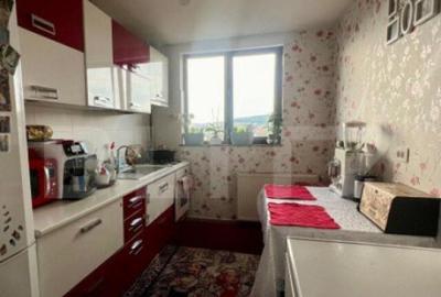 Apartament 4 camere, 100 mp, decomandat, cartier Burdujeni - 1