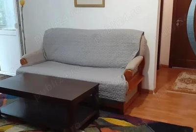 Apartament cu 2 camere semidecomandat în Podu Roș