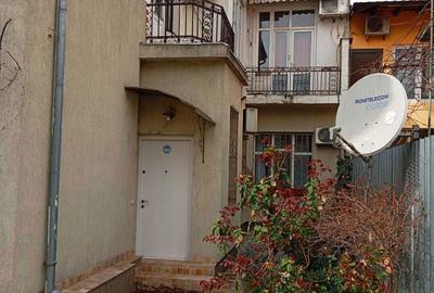 Casă cu 4 camere în Vitan - 2