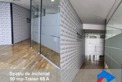 Spațiu comercial, de 90 mp, în Central - 4