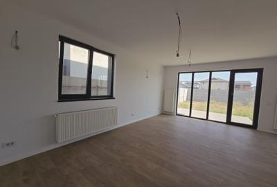 Vila individuala - 5 camere -3 bai -spatii de depozitare - 400mp teren-pod-beci - 3