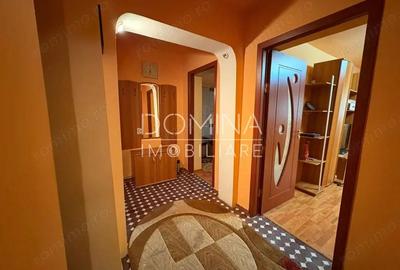 Apartament cu 3 camere semidecomandat în Plopilor