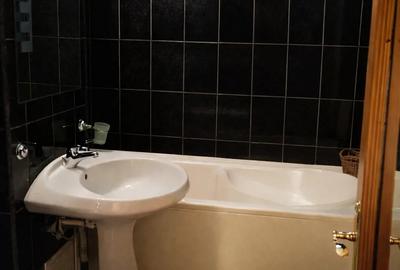 Proprietar, inchiriez apartament decomandat 80 mp, 3 camere, etaj 3, str Brailei, Micro 18, Galati - 1