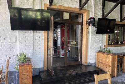 Casă cu Teren 384 Mp în Central - 2