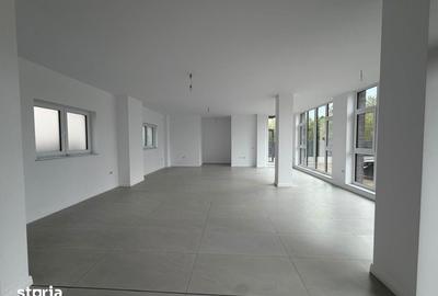 Spațiu comercial, de 90 mp, în Central - 6