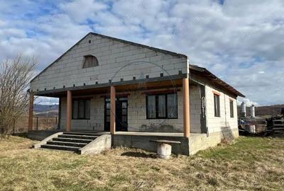 Casa la ro?u in Livezile doar 47.000 - 5