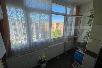 Apartament cu 2 camere, Zona Superba - 6
