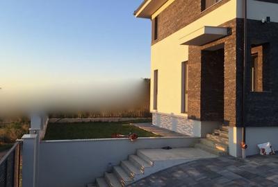 Casă cu 5 camere cu Teren 750 Mp în Chinteni - 2