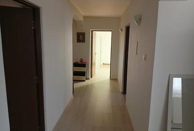 Casă cu 4 camere cu Teren 697 Mp în Central - 7