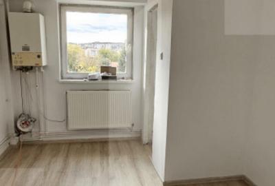 Apartament cu 3 camere, decomandat, str. Grigore Balan, Sf. - 1