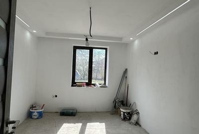 Casă cu 2 camere cu Teren 553 Mp în Păulești - 4