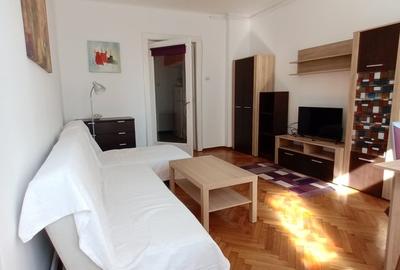 Garsonieră decomandată în Central - 2