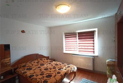 Oferim spre inchiriere un apartament deosebit decomandat cu 2 camere si balcon i - 3