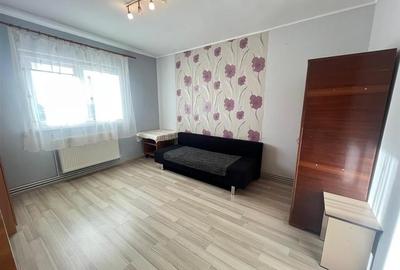 Garsoniera decomandata cu balcon zona Vasile Aaron - 1