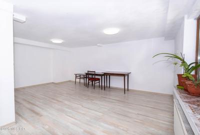 Casă cu 3 camere cu Teren 65 Mp în Central - 2