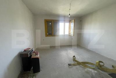 Casă cu 5 camere cu Teren 1088 Mp în Botiz - 3