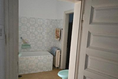 Casa Zona Ultracentrala , 6 cam SC 200 , teren 242, inc oras - 12