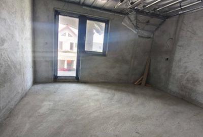 Casă cu 4 camere în Central - 2