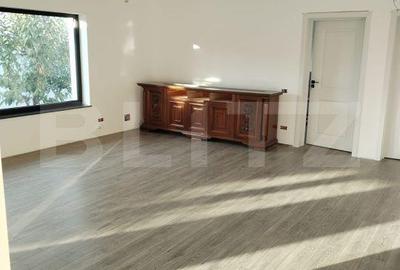 Casă cu 4 camere cu Teren 1000 Mp în Central - 3