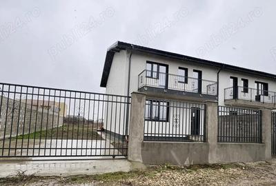 Casă cu 4 camere cu Teren 325 Mp în Domnești - 4