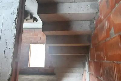 Casă cu Teren 298 Mp în Chercea - 3