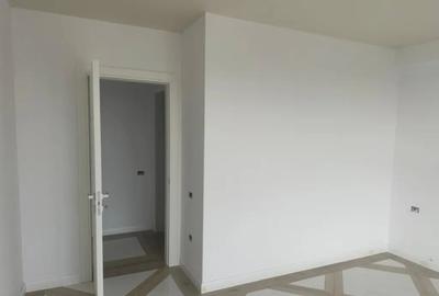 Apartament cu 2 camere decomandat în Tomis Plus