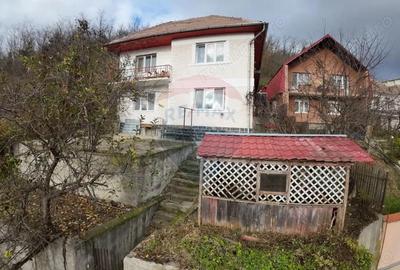 Casă cu 5 camere cu Teren 250 Mp în Exterior Sud - 4