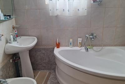 Apartament 4 camere , centru - 2