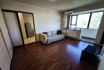 Apartament cu 2 camere semidecomandat, mobilat în Central