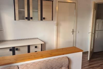 Garsonieră semidecomandată în Central