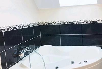 Casă cu Teren 1000 Mp în Central - 4