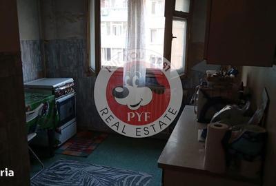 Apartament cu 3 camere decomandat în Rahova - 2