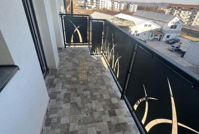 Apartament cu 4 camere semidecomandat în Turnișor - 8