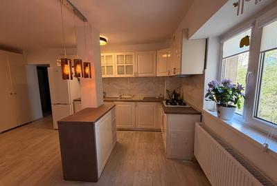 Apartament cu 3 camere decomandat, mobilat în 13 Septembrie - 10