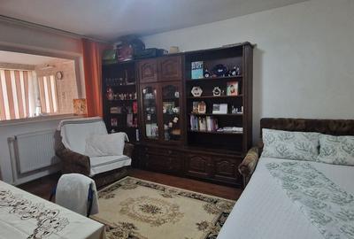 Zona Ciresica, 2 camere decomandate cu suprafata utila de 59 mp. - 2