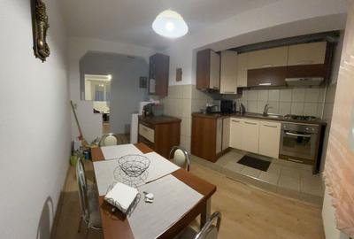Apartament cu 3 camere decomandat în Central - 2