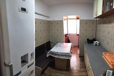 Apartament cu 2 camere decomandat în 9 Mai